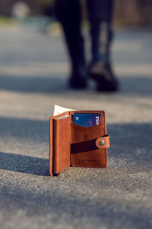 Zagubiony lub skradziony portfel, karty płatnicze, dokumenty,  smartphone – co robić?